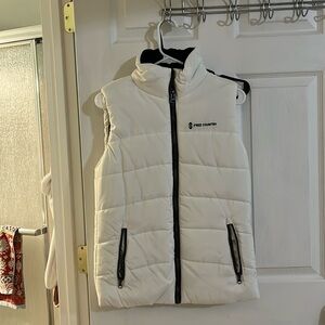 White vest!